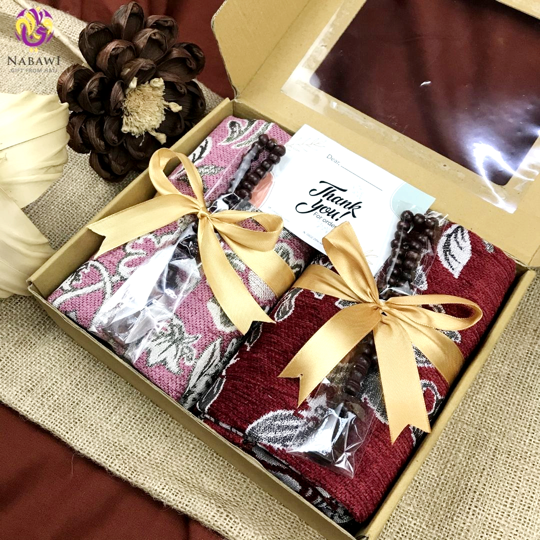 Hampers Gift Box Sajadah Couple Seserahan Kado Nikah Ultah Anniversary